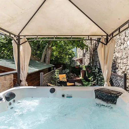 Villa Il Borgo Di Torreluca *